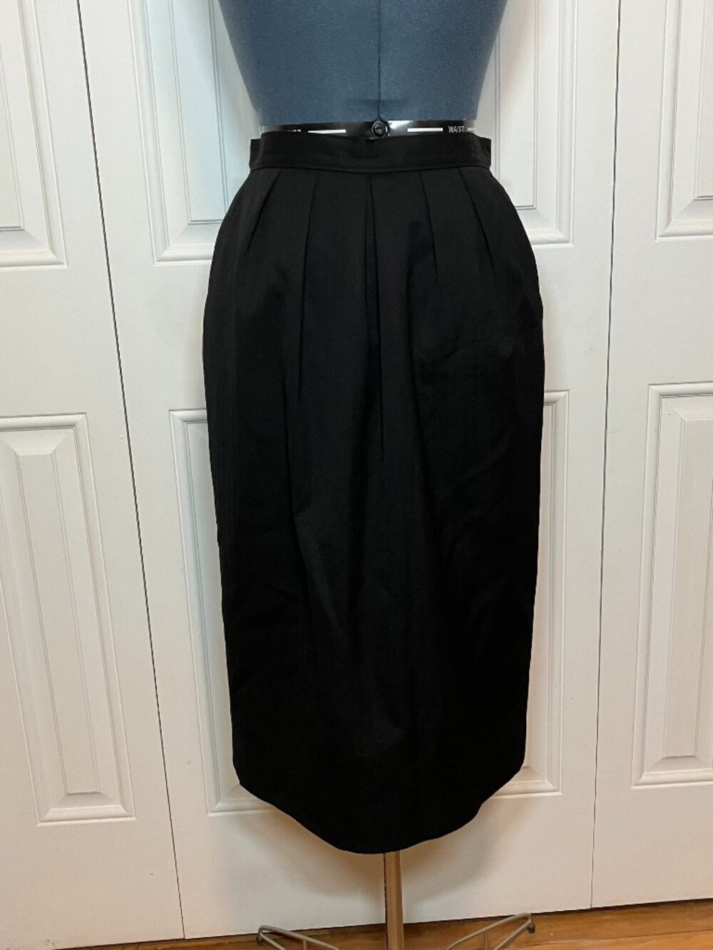 Vintage Pendleton Black Wool Skirt Vintage Size 8 Waist 26"